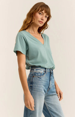 Z SUPPLY GIRLFRIEND V-NECK TEE - SEA PINE