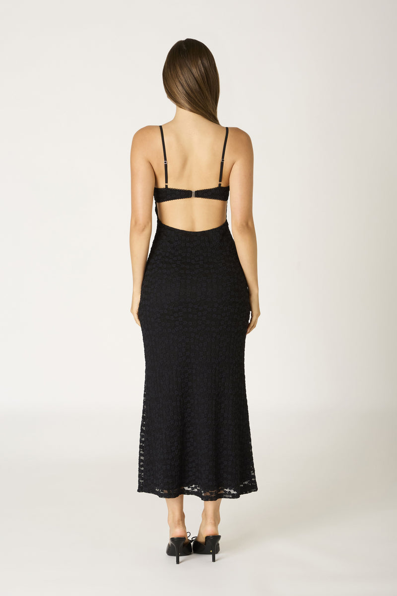 LACE SLIM FIT DRESS - BLACK