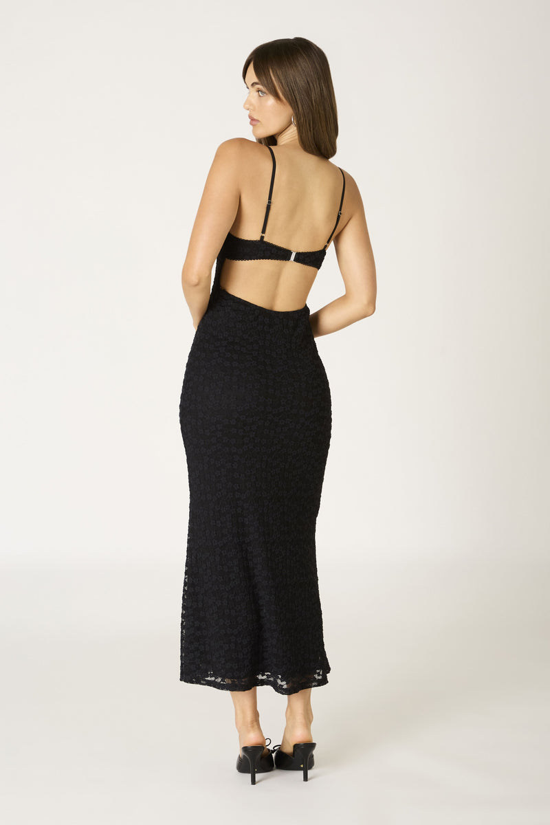 LACE SLIM FIT DRESS - BLACK