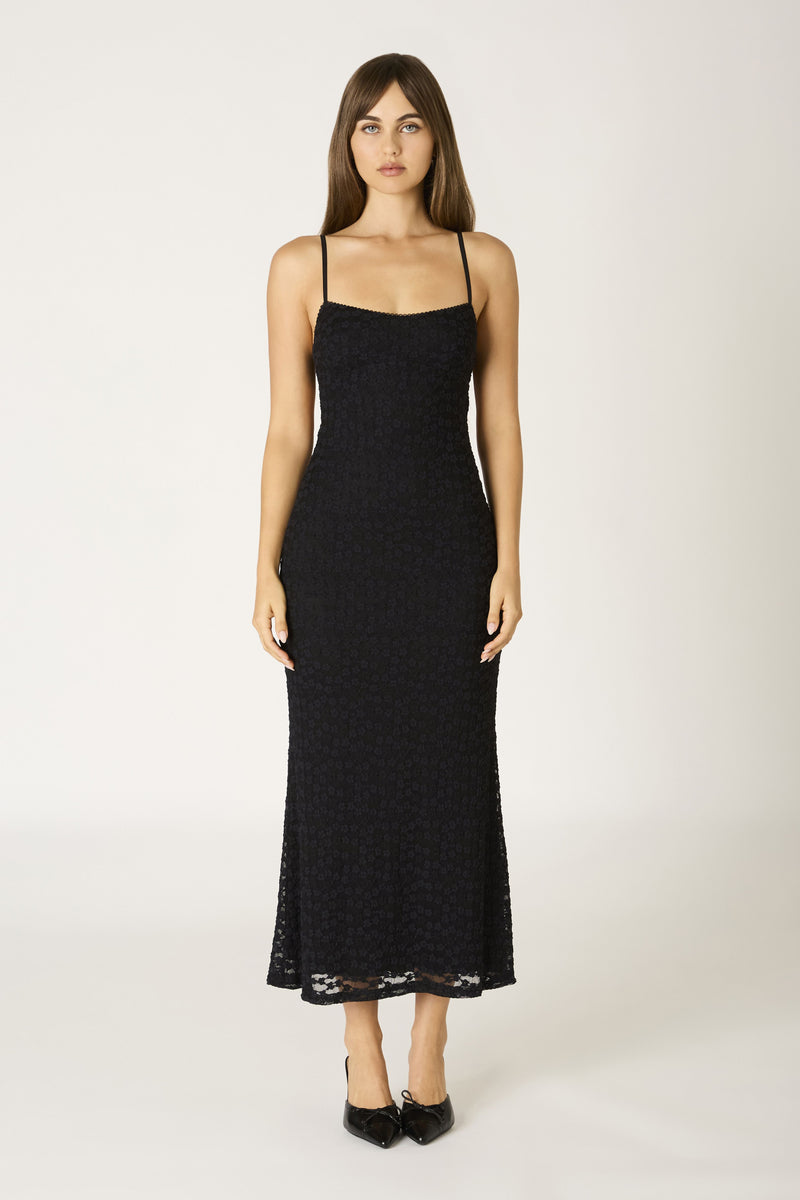 LACE SLIM FIT DRESS - BLACK