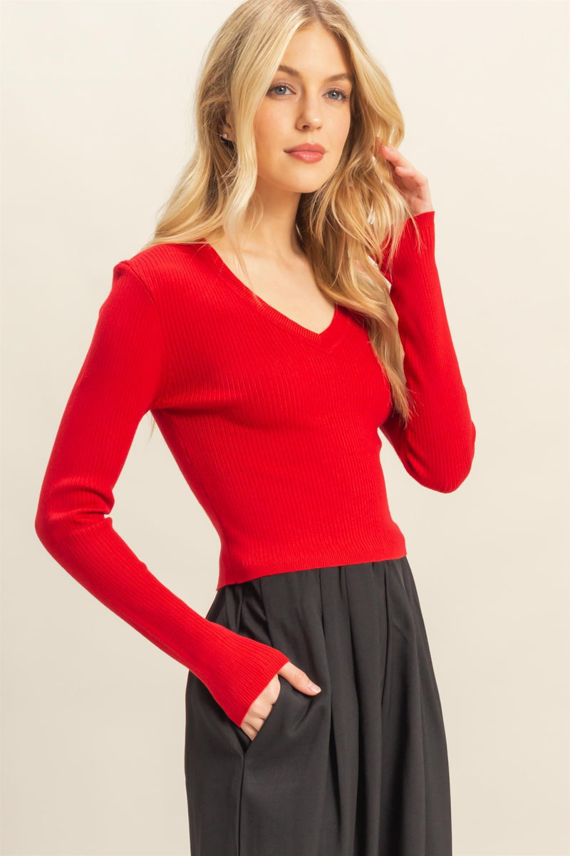 V-NECK FITTED SWEATER - RED