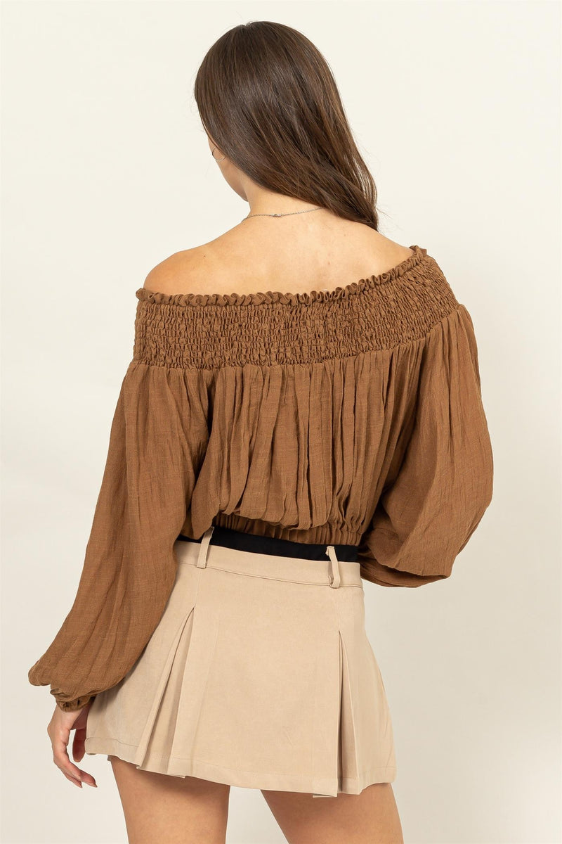 OFF THE SHOULDER SMOCKED BLOUSE - CAMEL