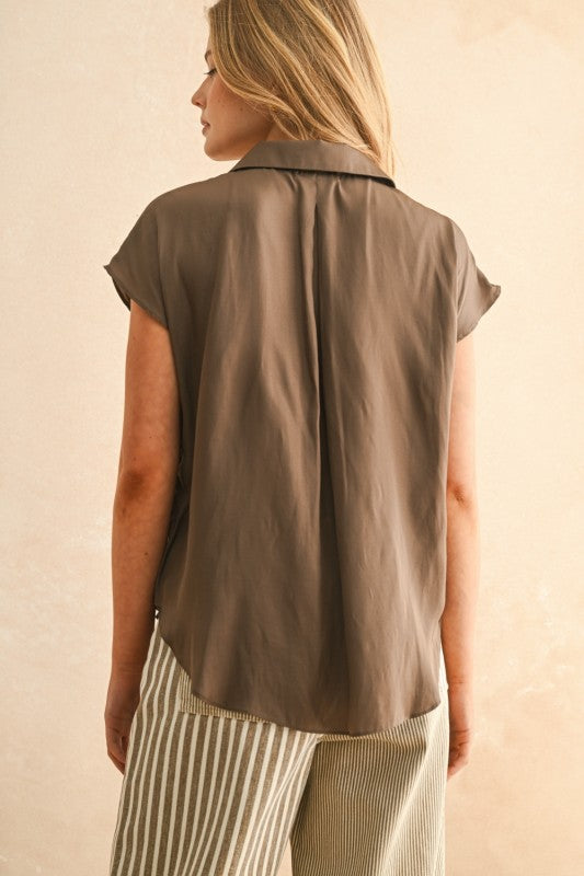 BUTTON DOWN CAP SLEEVE BLOUSE - COFFEE