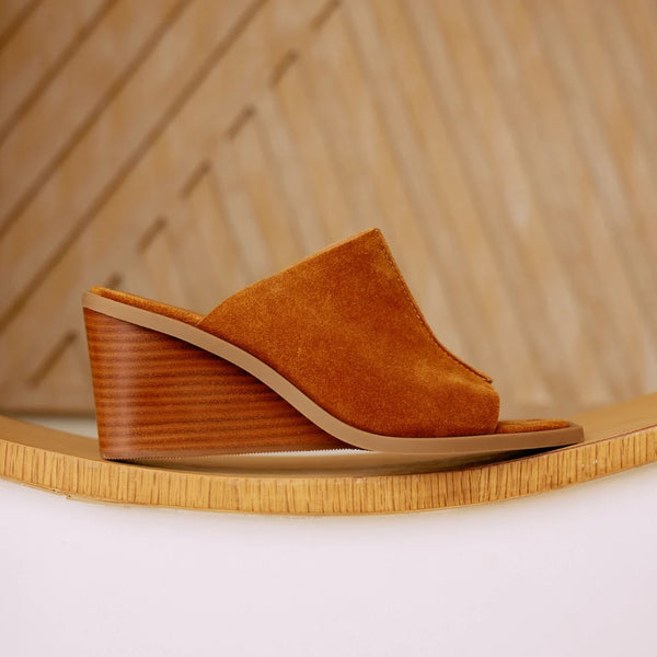 MATISSE LILLIE WEDGE  - TOBACCO SUEDE