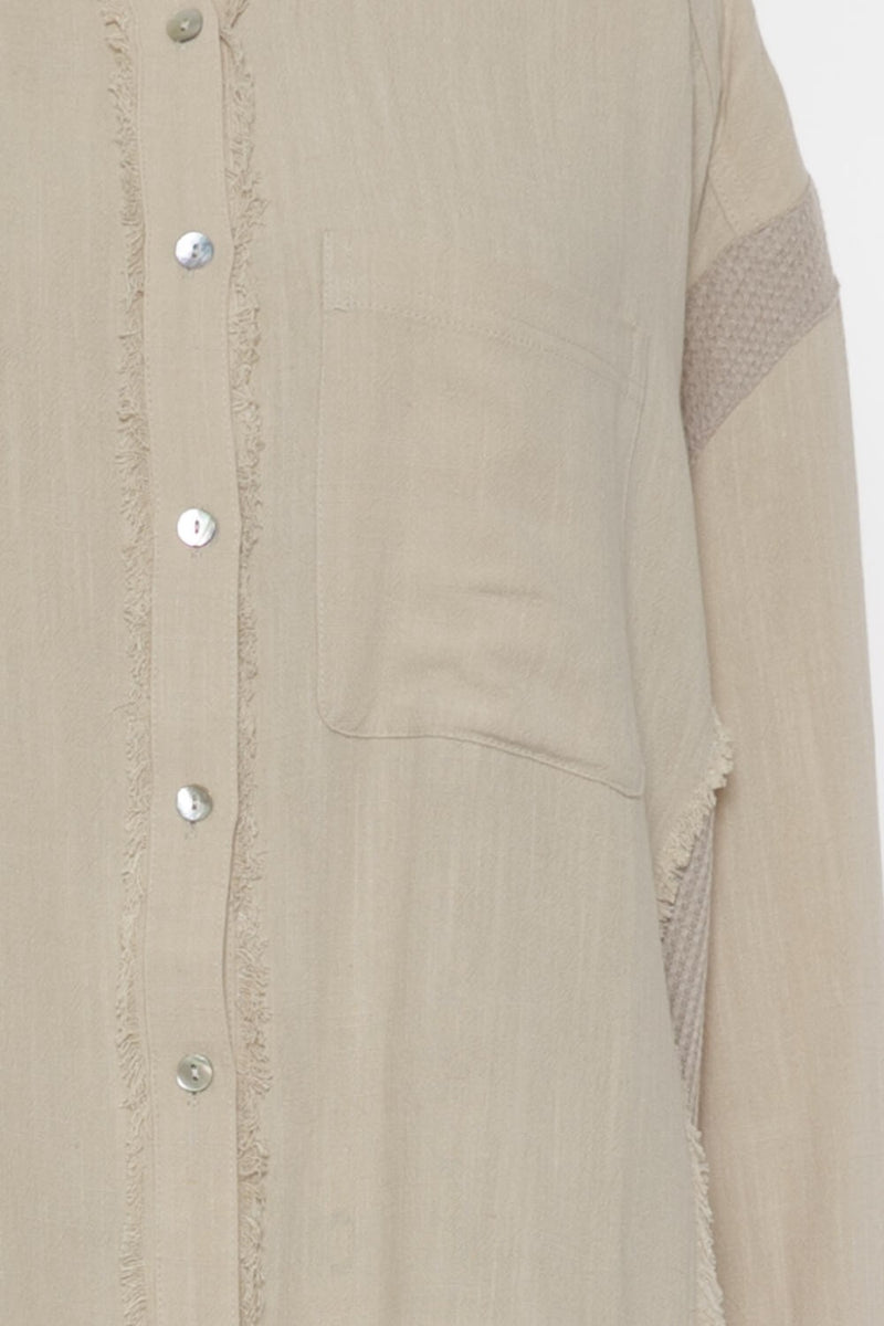 FRAYED BUTTON UP SHIRT - OATMEAL