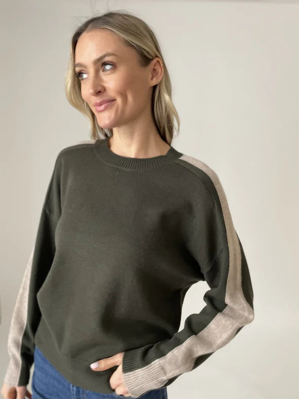 NICOLE CREW NECK SWEATER - OLIVE/LATTE