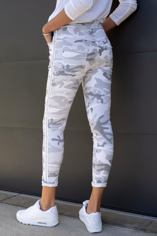 CAMOUFLAGE CRINKLE JOGGER WITH STUD SIDE STRIPE - WHITE