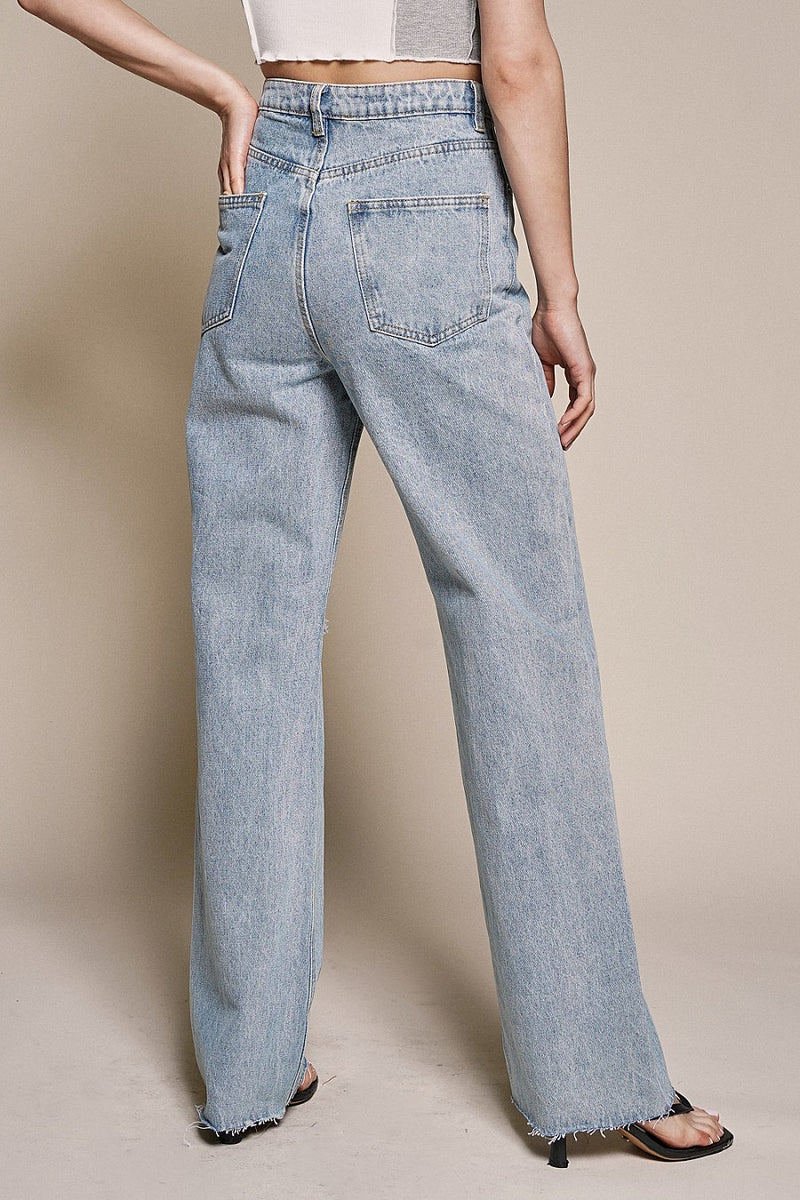 DISTRESSED DENIM JEANS - LIGHT WASH