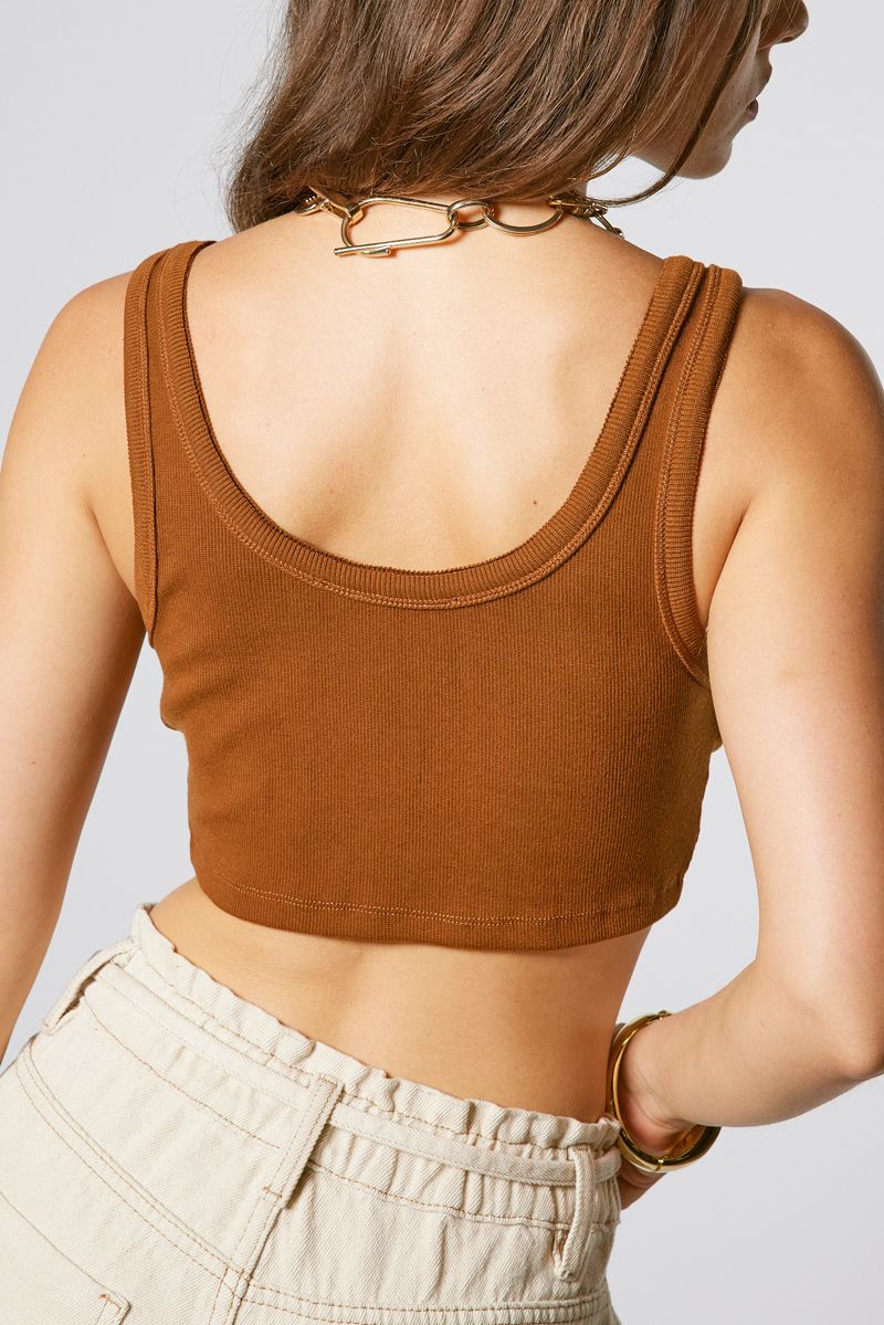 RIBBED CROP KNIT TANK TOP - BROWN