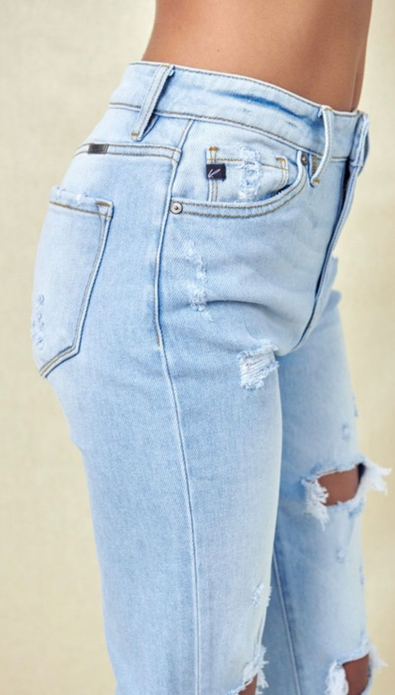 HIGH RISE DISTRESSED MOM JEANS - LIGHT